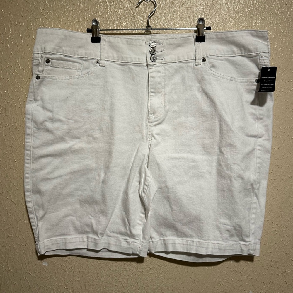 Torrid Denim Shorts Size 24 High Waist White